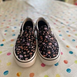 Floral vans womens size 6.5, only worn twice.